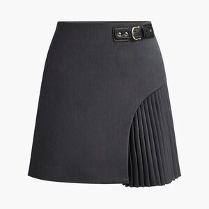 Side pleated buckle belted skirt